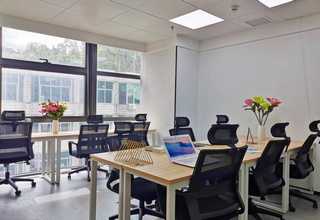 现代青少年无人机夏令营